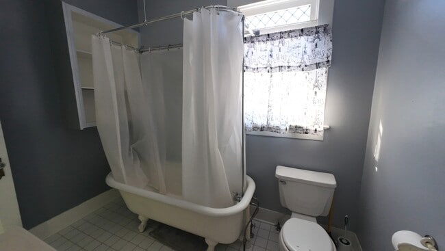 Building Photo - 216 9th Ave N