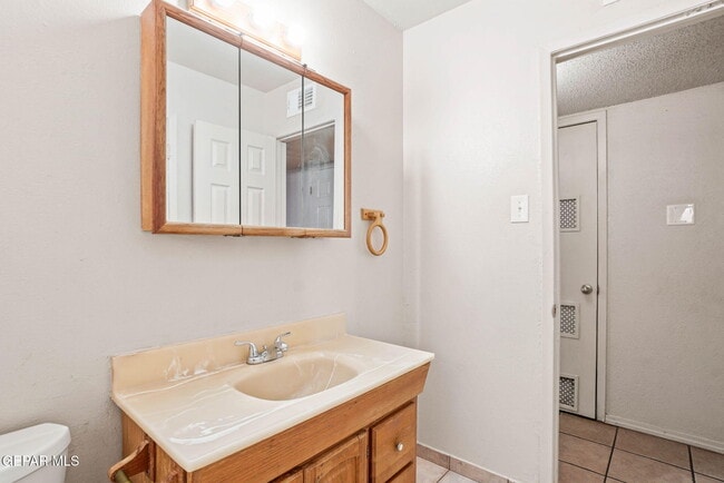 Foto del edificio - 4908 Royal Dr