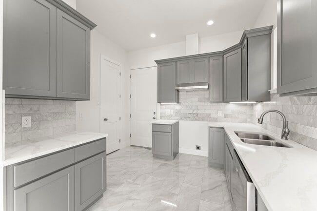 Building Photo - 6808 Ralston St