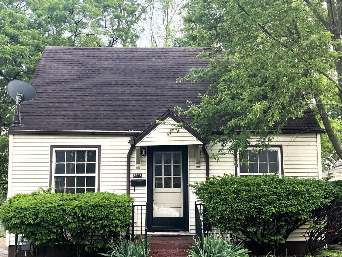 Primary Photo - 3908 Jewell Ave