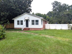 Building Photo - 608 Woodyard Rd