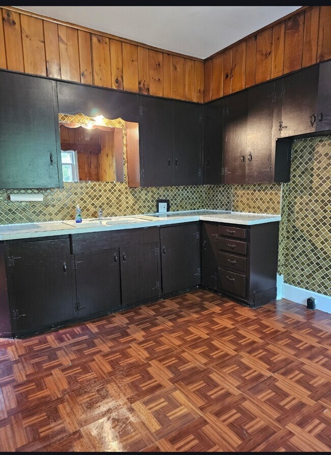 Building Photo - 175 Rosewood Ter