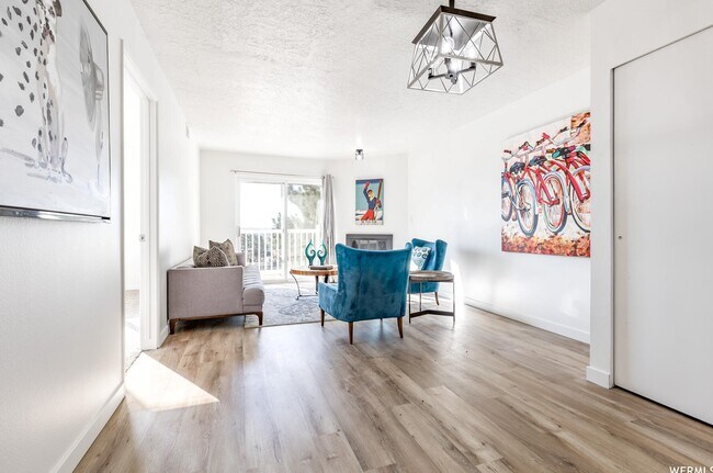 Foto del edificio - 5614 Meadow Ln