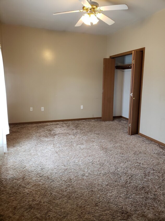 Foto principal - 102 Whiting St