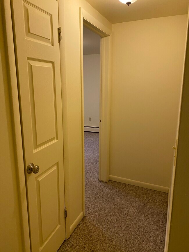 Building Photo - 4545 N Woodbridge Ave