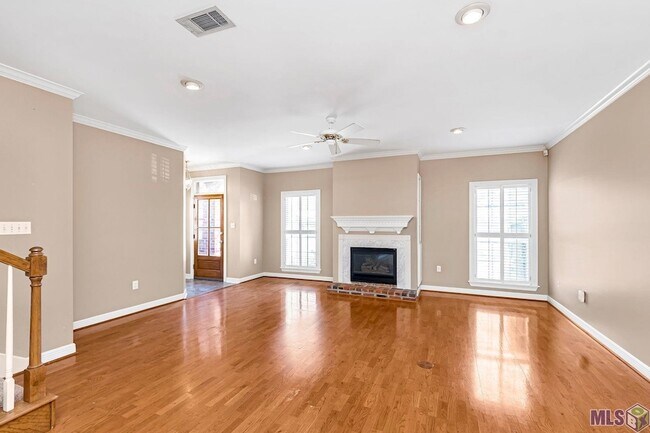 Foto del edificio - 9007 Highland Rd