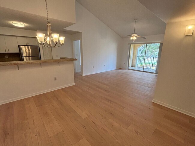 Foto del edificio - 1755 Village Blvd