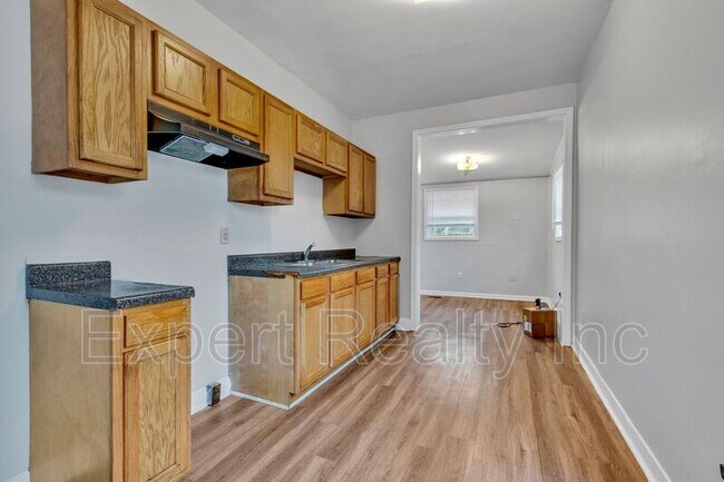 Foto del edificio - 1252 Maple St