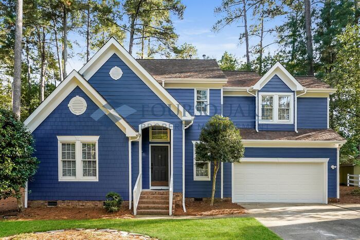 Foto principal - Spacious 3-Bed, 2.5-Bath Single Family Home with Modern Finishes & Back Deck