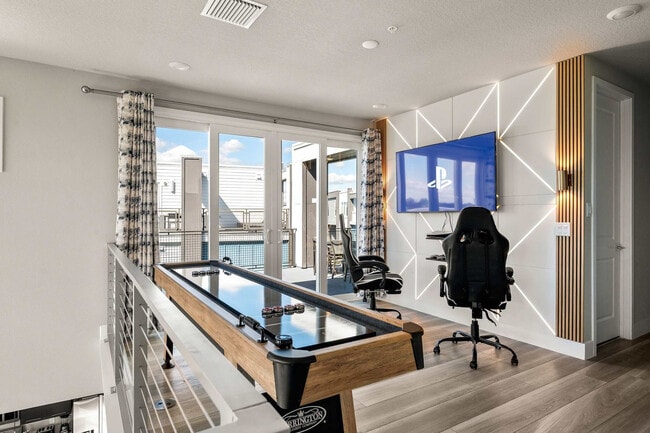 Building Photo - 7740 Sandy Ridge Dr