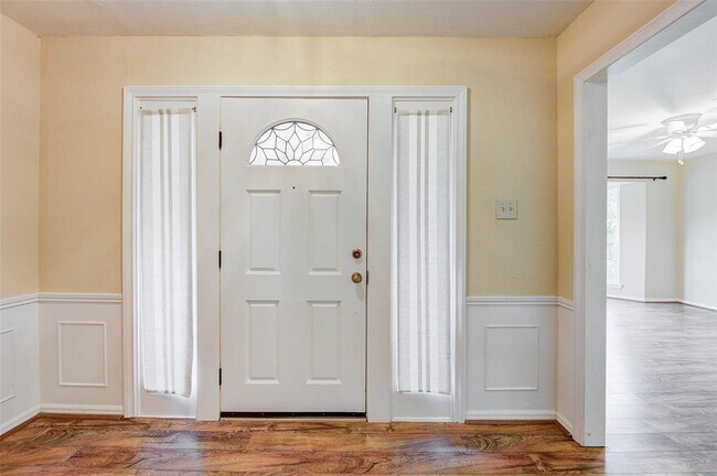 Foto del edificio - 5403 Clift Haven Dr