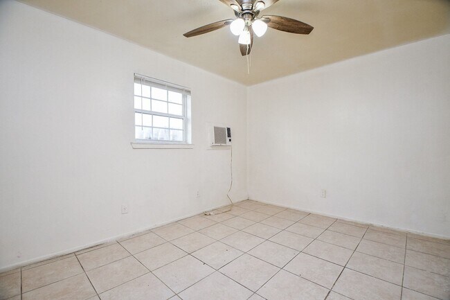 Foto del edificio - 3707 Seabrook St