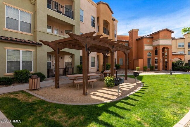 Building Photo - 14575 W Mountain View Blvd