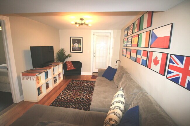 Foto del edificio - 2042 N Winchester Ave