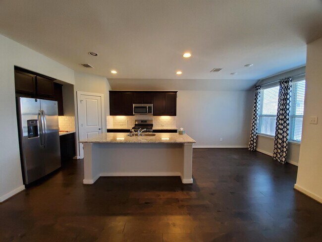 Foto del edificio - 272 Tailwind Dr