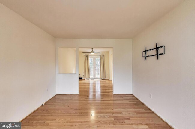 Building Photo - 16 Tabiona Ct