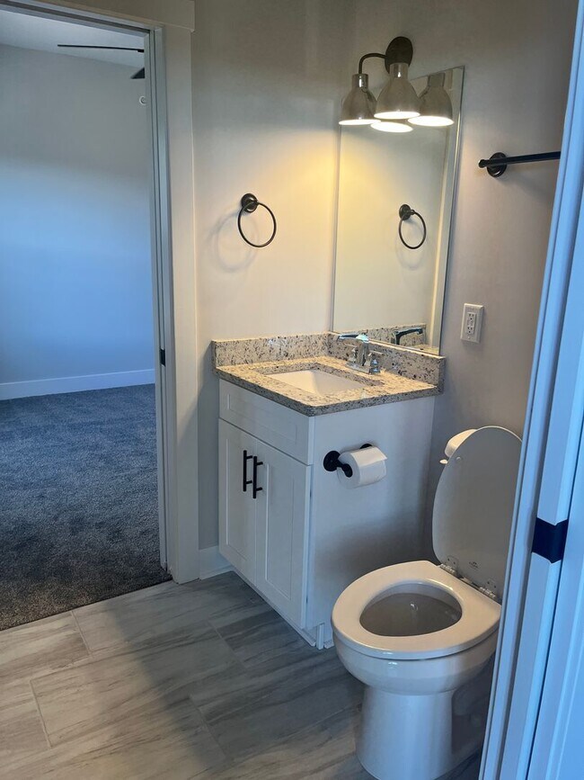 Foto del edificio - Gorgeous upscale apartment in the heart of...