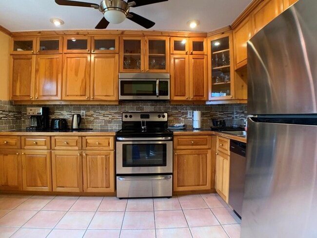 Building Photo - 3453 Carambola Cir S