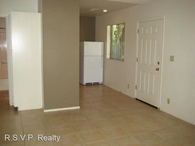 Building Photo - 2 br, 1 bath House - 511 W. 12th St