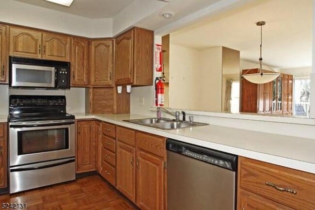 Foto del edificio - 76 S Edgewood Rd