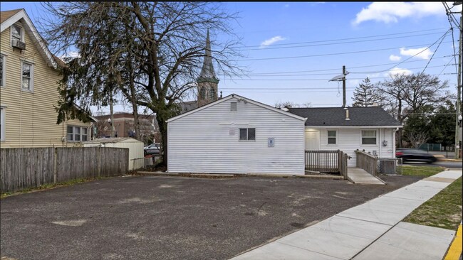 4 Private Parking Spaces - 14 N Broadway