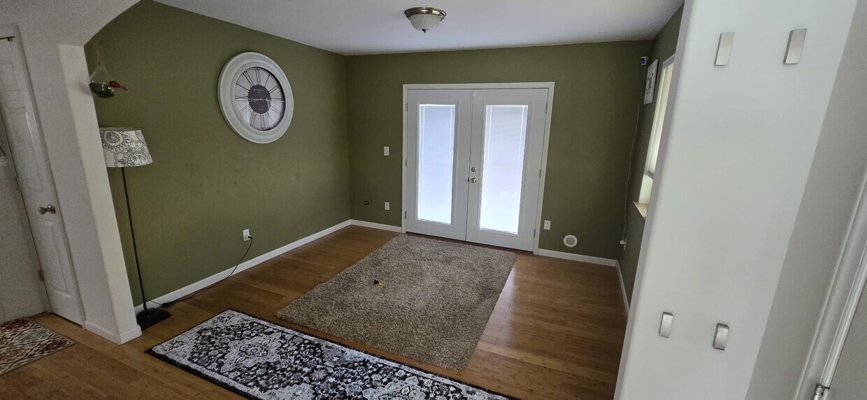 Main Entrance - 15408 14th Ave W