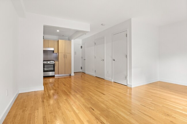 Foto del edificio - 111 W 15th St