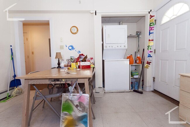 Building Photo - Awesome 2 Bed Student Apartment in Allston