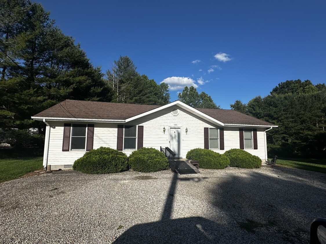 Foto principal - 106 Sharon Dr