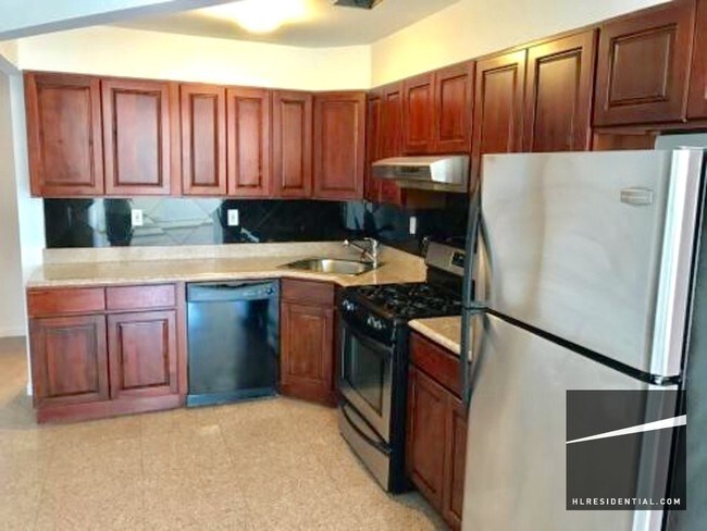 Foto del edificio - 5675 64th St