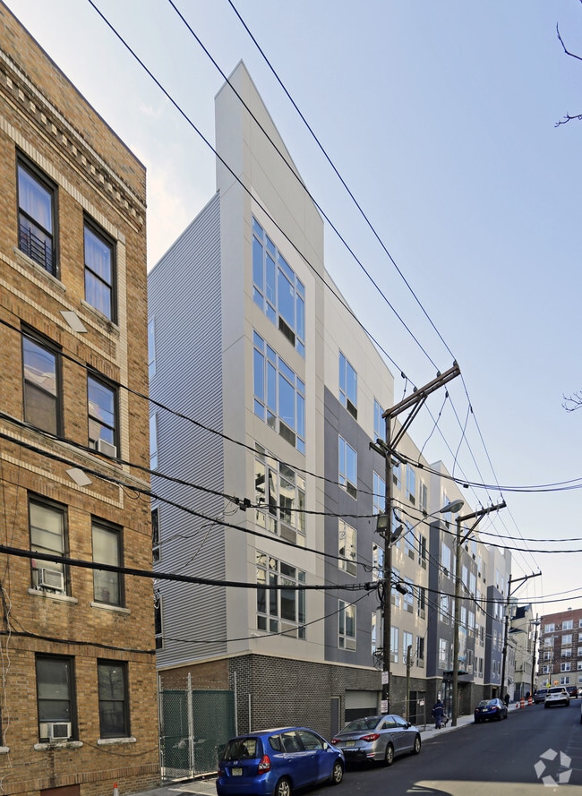 Building Photo - Hudson Heights