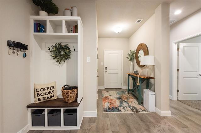 Foto del edificio - 15809 Culford Ln