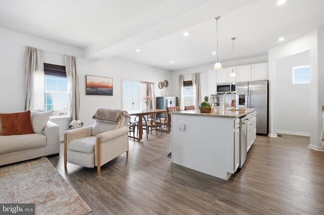 Foto del edificio - 5319 Holley Oak Ln