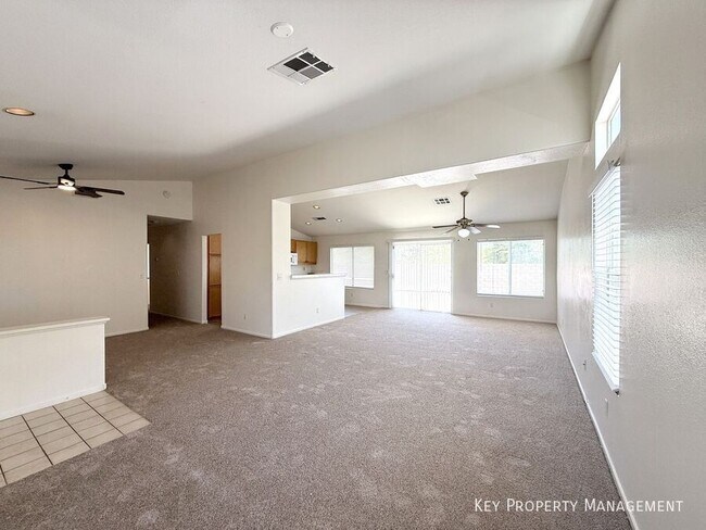Foto del edificio - 8870 Haviland Rd