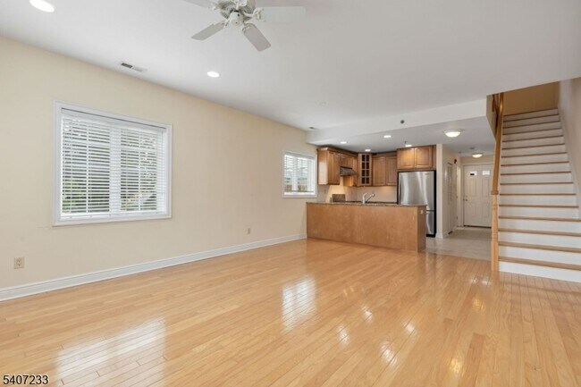 Foto del edificio - 453 Springfield Ave