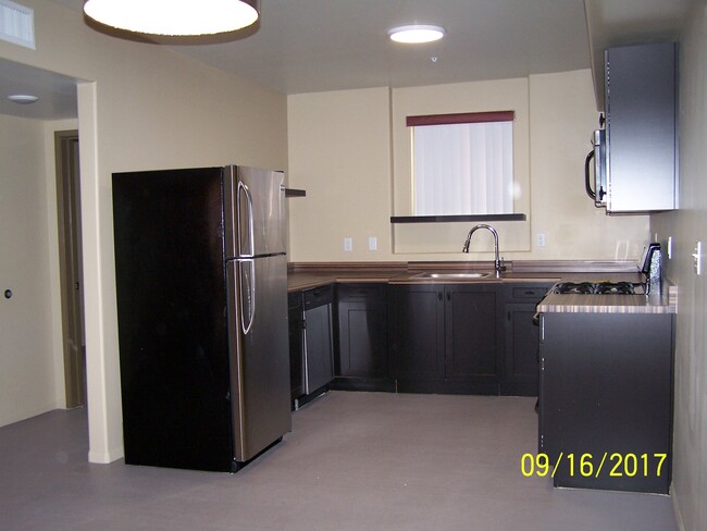 Building Photo - Mirage Town Homes II