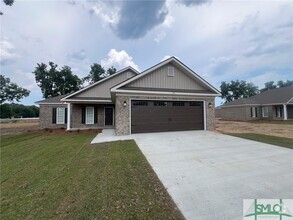 Building Photo - 205 Silverthorn Dr