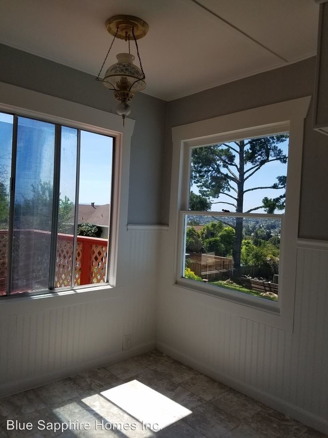 Building Photo - 18475 Apricot Way