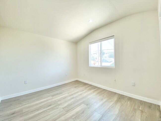 Building Photo - 4817 S Gramercy Plz
