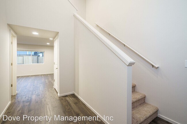 Building Photo - 4 br, 2.5 bath House - 2244 S. Chukar Drive