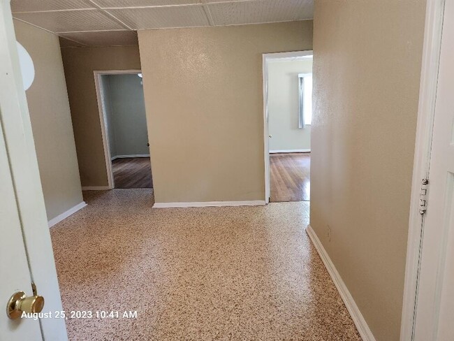 Foto del edificio - 531 E Miracle Strip Pkwy