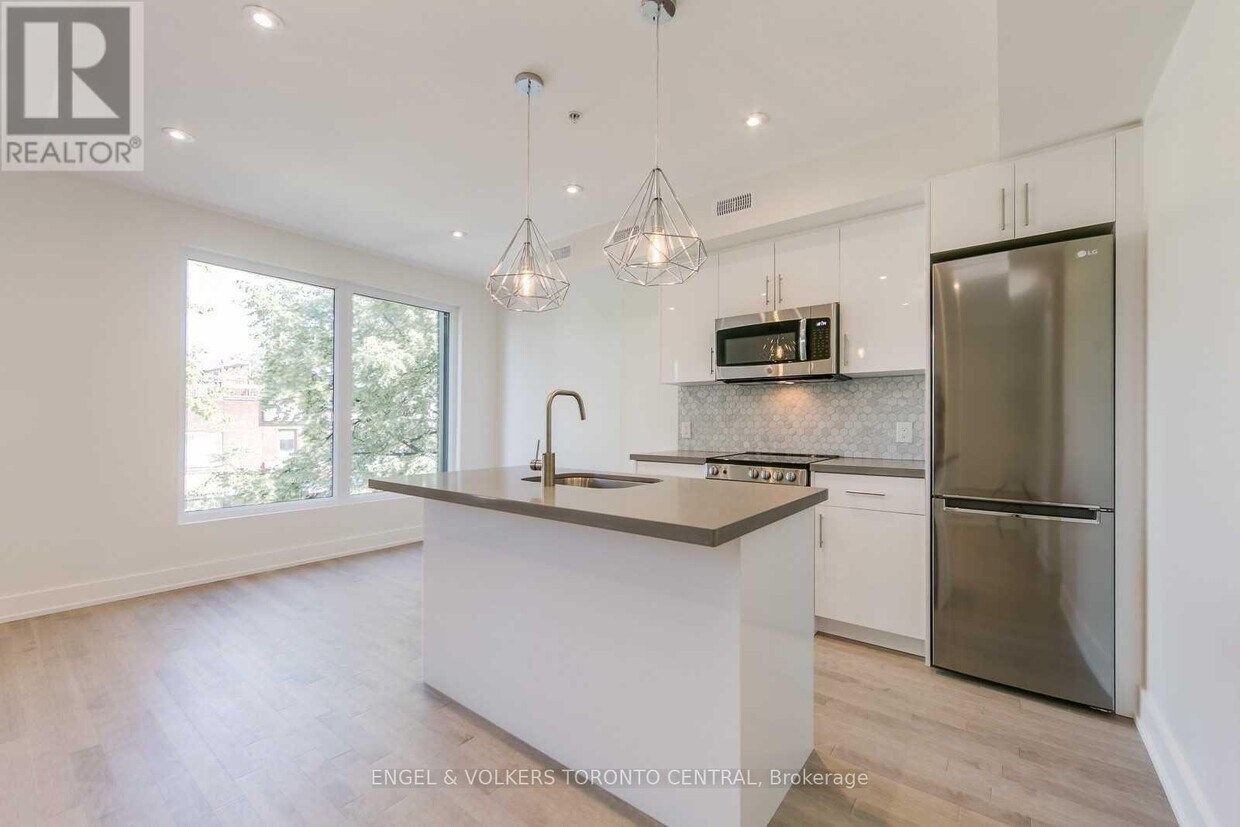 Photo principale - 1555-1555 Bloor St W