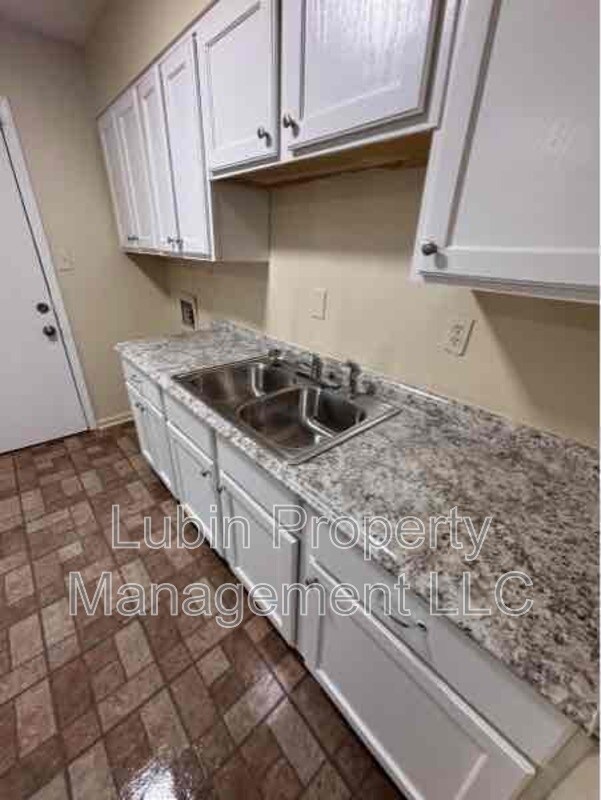 Foto del edificio - 4712 Royal Ridge Dr