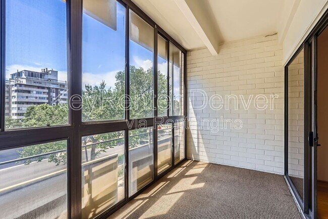 Foto del edificio - 800 N Pearl St