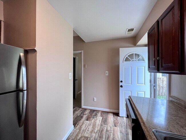 Foto del edificio - 914 Savannah St SE