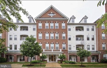 Building Photo - 5801 Clipper Ln