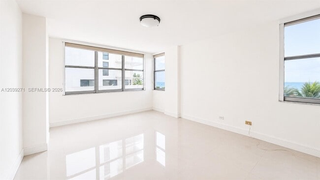 Building Photo - 6039 Collins Ave