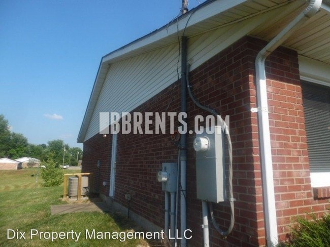 Building Photo - 4894 Mercedes Dr