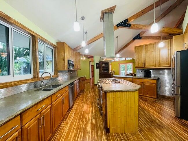 Building Photo - 30451 Hibiscus Ln