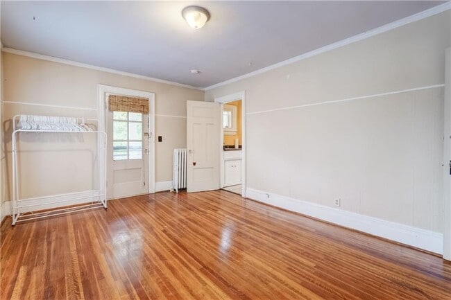 Building Photo - 102 Rutgers St